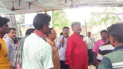 চণ্ডীতলা ২: হুগলির বলদবাঁধ মধ্যপাড়া অঞ্চলে বিশ্বালক্ষী মাতার বাৎসরিক পূজা উপলক্ষে মায়ের অন্নকূট অনুষ্ঠানে মন্ত্রী
