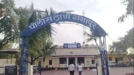 गंगापूर: विनापरवानगी गोवंश जनावरांची वाहतूक दोन वाहनावर पोलिसांची कारवाई, डॉक्टर बाबासाहेब आंबेडकर उद्यान समोर गाड्या आडवत कारवाई