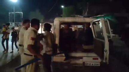 पवई: पवई पुलिस ने सार्वजनिक स्थलों पर शराब पीने वालों को दी चेतावनी, दोबारा शराब पीते पाए जाने पर होगी कार्रवाई
