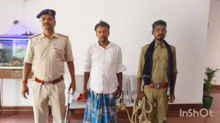 हिरणपुर: हिरणपुर थाना पुलिस ने दहेज प्रताड़ना और मारपीट के मामले में दो वारंटियों को किया गिरफ्तार