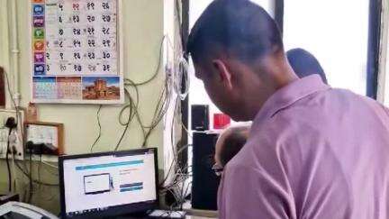 नगर: माजी सैनिक आणि गृहिणी दहावी पास,