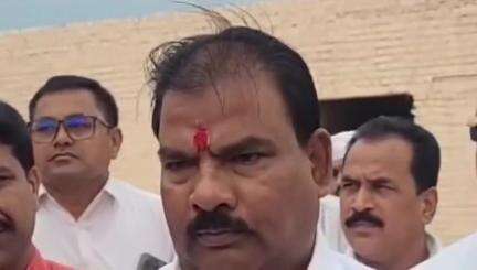नगर: राखी सावंतला गोळ्या घाला - शिवसेना शिंदे गटाचे आमदार संजय गायकवाड