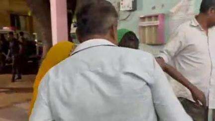 झाझा: करहरा गांव में चार लोगों ने एक व्यक्ति के साथ मारपीट कर दो मोबाइल छीने