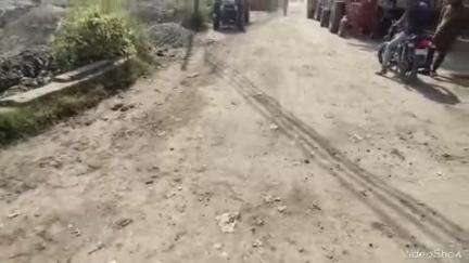 नकुड: तीतरो नगर पंचायत के सामने तालाब खुदाई से उड़ने वाली धूल से व्यापारियों मे आक्रोश, समस्या के समाधान कि मांग #jansamasya