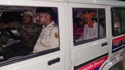 दिघलबैंक: दिघलबैंक में सड़क हादसे में घायल महिला को पुलिस ने पहुंचाया अस्पताल
