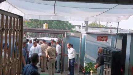 मृतक BSF में SI इम्तियाज के घर पहुंचे CM और मंत्री मोO जमा खान, दिए पचास लाख का चेक 
जिला छपरा में