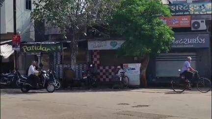 ઉપલેટા: ભાયાવદર બંધ રાખવાના એલાનને વેપારીઓ દ્વારા સમર્થન કરાતા ભાયાવદર ની બજારો બંધ જોવા મળી