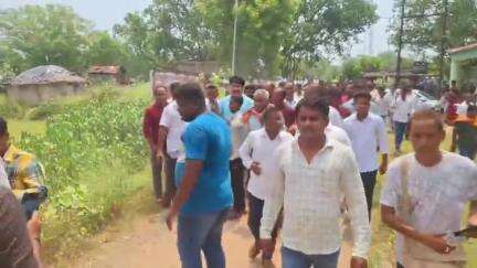 ଯାଜପୁର: କୋରେଇ ବ୍ଲକ କାର୍ଗିଲ ଛକରେ ଗ୍ରାମ୍ୟ ଉନ୍ନୟନ ବିଭାଗ ପକ୍ଷରୁ ନୂତନ ରାସ୍ତା ନିର୍ମାଣ ପାଇଁ ଶିଳାନ୍ୟାସ ଉତ୍ସବ ଅନୁଷ୍ଠିତ