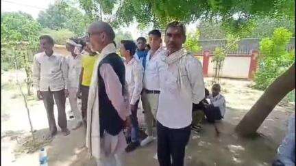 मौदहा: बांधुर खुर्द के पास भीषण सड़क हादसे में बाइक सवार तीन युवकों की हुई दर्दनाक मौत