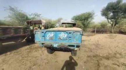मारवाड़ जंक्शन: इसाली गांव के निकट अवैध रूप से बजरी का परिवहन करते 3 वाहनों को मारवाड़ जंक्शन पुलिस ने किया जब्त, तीनों चालक गिरफ्तार