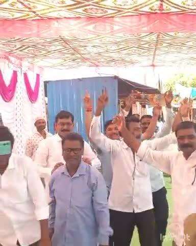 भातकुली: न्यायमूर्ती भूषण गवई यांची देशाचे नवे  सरन्यायाधीश पदी विराजमान झाल्याने....
*दारापूरात जल्लोष*