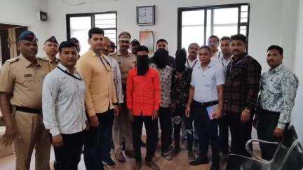 धुळे: "अनोळखी मृताची ओळख पटवून मध्यप्रदेश व नरडाणा परिसरातील मारेकऱ्यांना अटक; स्थानिक गुन्हे शाखा व थळनेर पो. संयुक्त कारवाई
