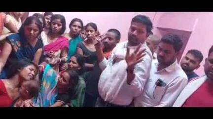 बाराचट्टी: तेजस्वी यादव के निर्देश पर युवा जिला अध्यक्ष पिपराही गांव पहुंचे, युवा नेता के निधन पर परिजनों से की मुलाकात