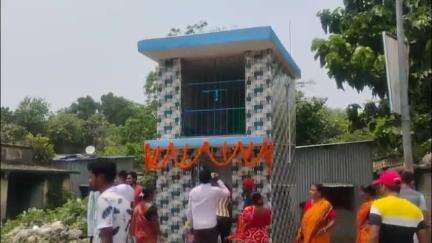 বালুরঘাট: বালুরঘাট হাসপাতাল চত্বরে ঠান্ডা জলের মেশিনের উদ্বোধন করলেন পৌরপ্রধান