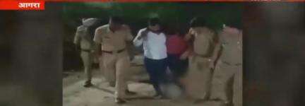 थाना ट्रांस जमुना में एक दुष्कर्म के आरोपी   को पुलिस ने मुठभेड़ के साथ पकड़ा आरोपी के दाएं पैर में लगी गोली किया गयाजर्