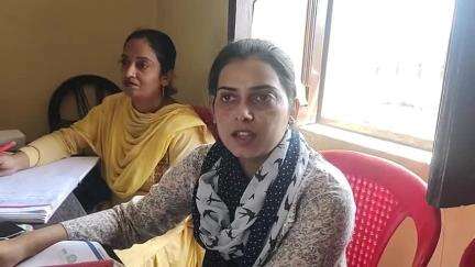 बिलासपुर सदर: लाड़ाघाट में आयोजित स्वास्थ्य कैंप में सांसद ने मोबाइल स्वास्थ्य सेवा के तहत लोगों को दी स्वास्थ्य संबंधी जानकारी