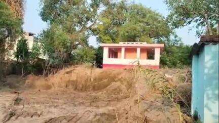 हसनपुरा: पड़ौली में गढ़देवी की जमीन पर पंचायत सरकार भवन बनने से ग्रामीण नाराज, डीएम को दिया आवेदन