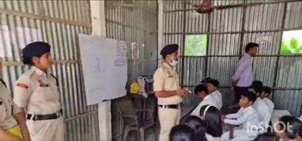 महुआ: महुआ में फायर डिपार्टमेंट ने स्कूलों में जागरूकता अभियान चलाया