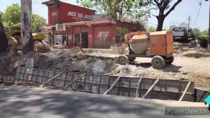 गलोड़: पुराने आरटीओ कार्यालय से एनएच जाने वाले मार्ग के मुहाने पर रुका हुआ काम फिर से शुरू, किया जा रहा विस्तार