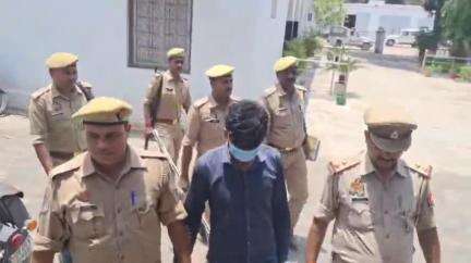 बहराइच: पुलिस लाइन सभागार में अपर पुलिस अधीक्षक ने प्रेसवार्ता कर मटेरा में पेट्रोल पंप से हुई चोरी मामले का किया खुलासा