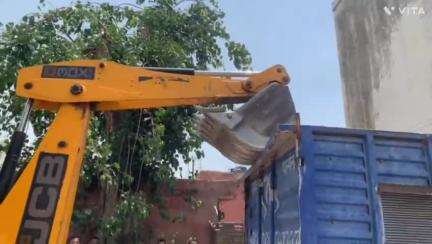 जींद: जींद शहर की दीवान खाना मार्केट से प्रशासन ने जेसीबी से हटाया अवैध अतिक्रमण