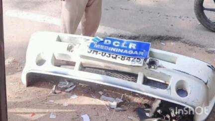 मेदिनीनगर (डालटनगंज): नावाटोली में बोलेरो और बाइक की टक्कर में दो युवक गंभीर रूप से घायल, ट्रैफिक प्रभारी ने पहुंचाया अस्पताल
