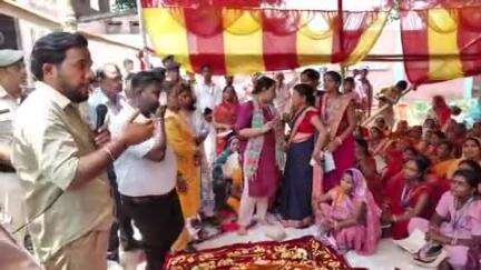 हाजीपुर: हाजीपुर में महिला संवाद कार्यक्रम में डीएम हुए शामिल