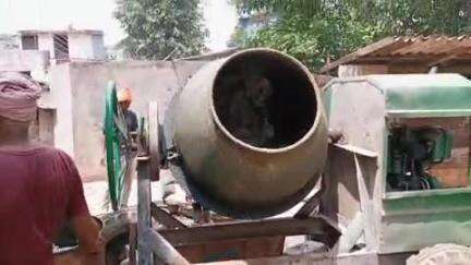 दंतेवाड़ा: नगर पालिका किरंदुल ने बिना अनुमति निर्माण करने वाले को थमाया नोटिस