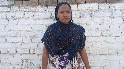 आंवला: आंवला में बेटी को बहलाफुसला कर ले जाने का मामला, 15 दिन से लापता है बेटी, मां का आरोप- पड़ोसी ने 3 लाख रुपए भी ले गया