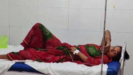 महोबा: कुलपहाड़ के गोविंदनगर मोहल्ले में महिला को जबरन हेयर डाई पिलाने का आरोप, हालत गंभीर