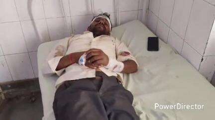 मऊ: रैपुरा के आवारा मोड़ के पास बाइक सवार अनियंत्रित होकर गिरकर घायल, जिला अस्पताल में भर्ती