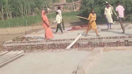सवायजपुर: खानूपुर गांव में लकड़ी को लेकर दो पक्षों में खूनी संघर्ष, एक दर्जन लोग हुए घायल, वीडियो हुआ वायरल