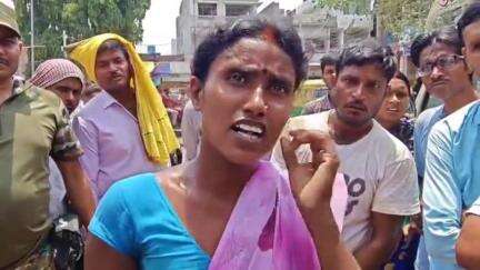 जहानाबाद: पीजी रोड पर चलते ऑटो से महिला के साथ ठगी, सोने के बिस्कुट का लालच देकर कान की बाली और जितिया लेकर फरार हुए