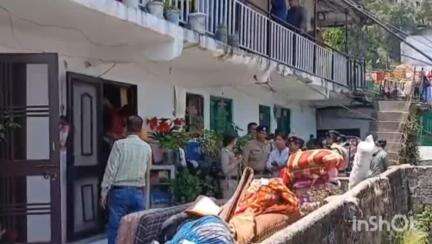 देहरादून: कैमल बैक रोड में भारी पुलिस बल के बीच अवैध रूप से रह रहे 14 परिवार हुए बेदखल, #jansamasya
