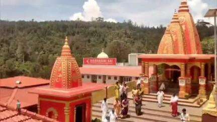 குன்னூர்: தமிழக முதல்வர் ஸ்டாலின் மனைவி துர்காஸ்டாலின் எடப்பள்ளி சாய்பாபா கோயிலில் சாமி தரிசனம்