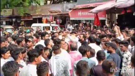 आलोट: संजय चौक पर विश्व हिंदू परिषद बजरंग दल ने लव जिहाद मामले में मुख्यमंत्री को ज्ञापन सौंपा