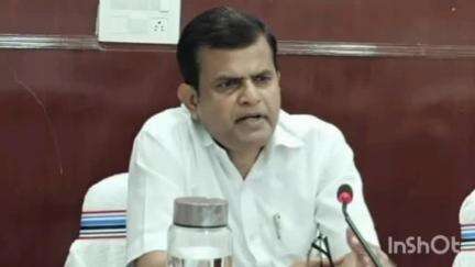 अररिया: आयुक्त पूर्णिया प्रमंडल की अध्यक्षता में परमान सभागार में उच्चस्तरीय समीक्षात्मक बैठक का आयोजन