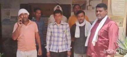नगर के विद्युत अधिशासी अभियंता कार्यालय पर संविदा विद्युत कर्मियों ने वेतन दिलाने की मांग करते हुए सौंपा ज्ञापन