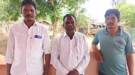 అసిఫాబాద్: కెరమెరి మండలంలో అనార్పల్లి వాగుపై వంతెన లేకపోవడంతో గిరి గ్రామాలు అభివృద్ధికి దూరమయ్యాయని గ్రామస్తులు ఆవేదన