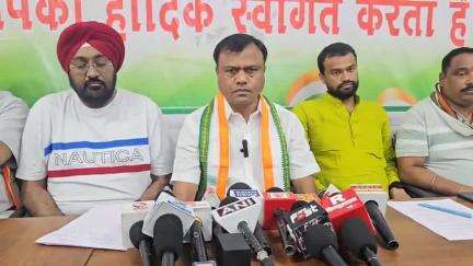 जगदलपुर: राजीव भवन में पीसीसी चीफ दीपक बैज ने प्रेस वार्ता में भारत-पाकिस्तान युद्ध पर प्रधानमंत्री के निर्णय पर उठाए सवाल