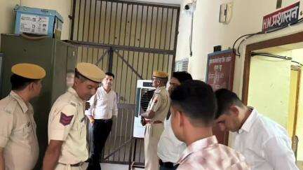 सावर: केकड़ी के अतिरिक्त जिला कलेक्टर ने सदर पुलिस थाने का किया निरीक्षण, व्यवस्थाओं का जायजा लेकर दिए आवश्यक निर्देश