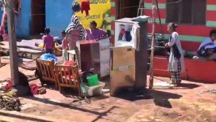 ಗೋಕಾಕ: ಮಾನಿಕವಾಡಿ ಗ್ರಾಮದಲ್ಲಿ ಮಳೆ ಅವಾಂತರಕ್ಕೆ ಮನೆಗಳಿಗೆ ನುಗ್ಗಿದ ನೀರು,ಸಾರ್ವಜನಿಕರ ಪ್ರತಿಭಟನೆ #localissue
