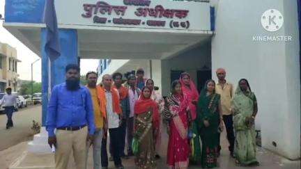 बलौदाबाज़ार: बिटकुली गांव के दर्जनों परिवारों ने मौलवी पर 40 लाख रुपए की ठगी का आरोप लगाते हुए एसपी से की शिकायत