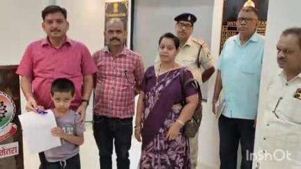 बेमेतरा: बेमेतरा जिला में 7 वर्ष की आयु में आलोक वर्मा बने बाल पुलिस आरक्षक, वरिष्ठ पुलिस अधीक्षक ने सौंपा अनुकंपा नियुक्ति पत्र