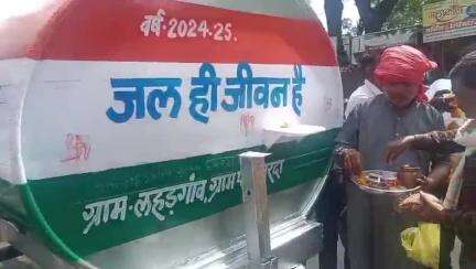 ठीकरी: ठिकरी के सामुदायिक भवन में विधायक बच्चन ने 9 ग्राम पंचायतों को पानी के टैंकरों का वितरण किया