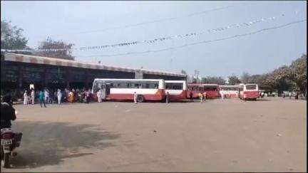 सिल्लोड: सिल्लोड बस स्थानक येथून महिलेची अज्ञात चोट्याने सोन्याची पोत चोरली सिल्लोड शहर पोलिसात घटनेची नोंद
