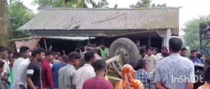 গৰৈমাৰী: গৰৈমাৰীত পকী খুঁটা কঢ়িওৱা ট্ৰেক্টৰৰ চেপাত নিহত ১৬ বছৰীয়া তাহেৰ আলী নামৰ এটি কিশোৰ