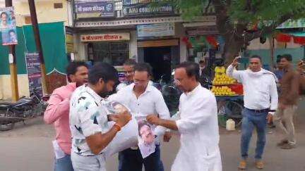 खंडवा नगर: खंडवा में भाजपा कार्यालय के पास कैबिनेट मंत्री विजय शाह का पुतला दहन, कांग्रेसी कार्यकर्ताओं ने किया प्रदर्शन