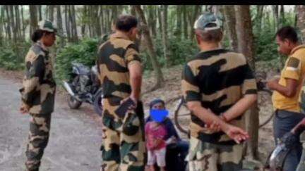 কুমারগঞ্জ: কুমারগঞ্জ ব্লকের ভারত বাংলাদেশ সীমান্তে বিএসএফের হাতে  আটক বাংলাদেশি মহিলা, সঙ্গে দেড় বছরের শিশু