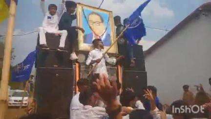किरनापुर: लोरा में डॉ. बाबा साहेब की प्रतिमा का अनावरण, 'ये तो मेरे भीम का संविधान हैं' गीत पर झूमे श्रोता